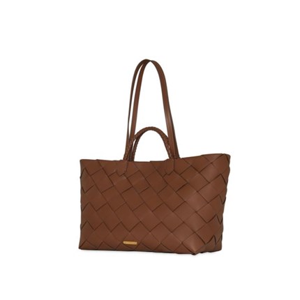 2E474F85-20A3-49D9-A9B7-44B9BF506BCB-600